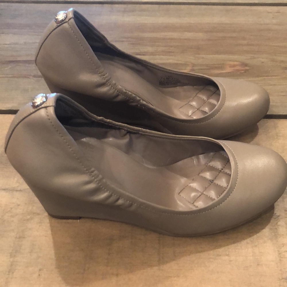Vince Camuto Wedge 7.5